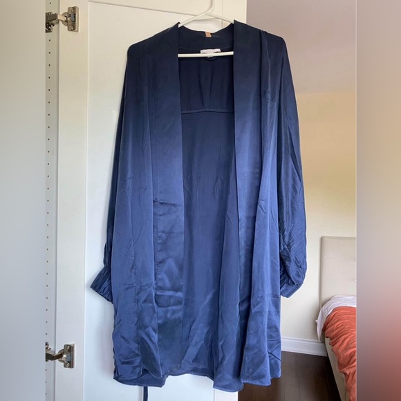 Lunya Washable Silk Robe - Picture 5 of 8